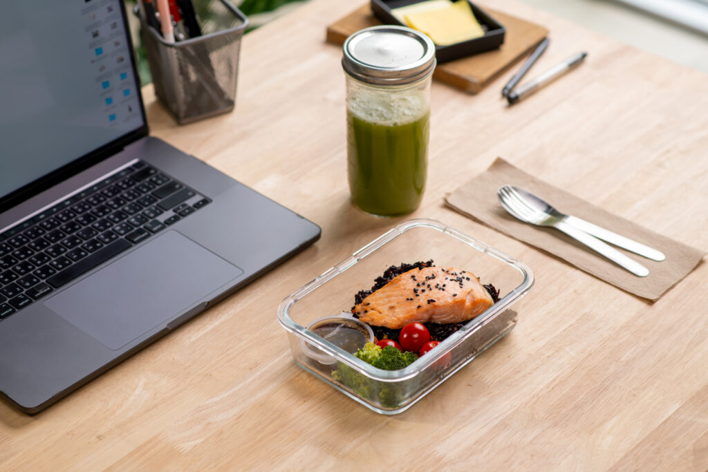 Fuel Your Day: Quick & Nutritious Meal Ideas for the Busy Professional 🍽️ 9 featured image 1766001820