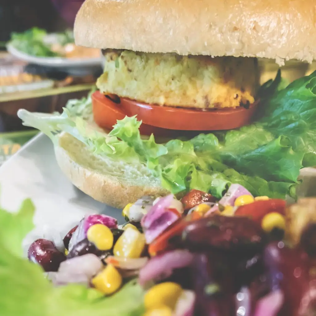 7 Surprising Ways Healthy Fast Food Fits Your Hectic Chicago Life—Without Losing Flavor 7 featured image 1770476447